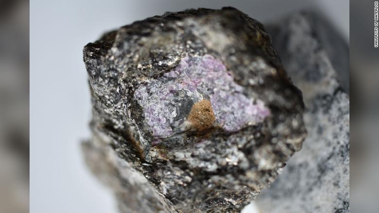 Scientists have unearthed traces of ancient life in a gem 2.5 billion years old