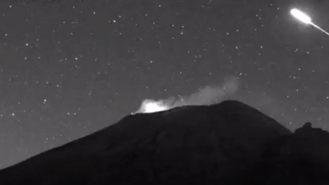 Videos: Mexican Volcano Popocatepetl’s camera captures SpaceX’s Crew Dragon capsule as it returns to Earth