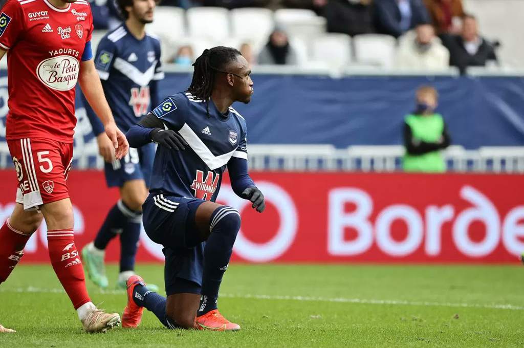 Head and inside!  Albert Ellis scores his fourth goal for Girondins in France, but they score hugely – Den