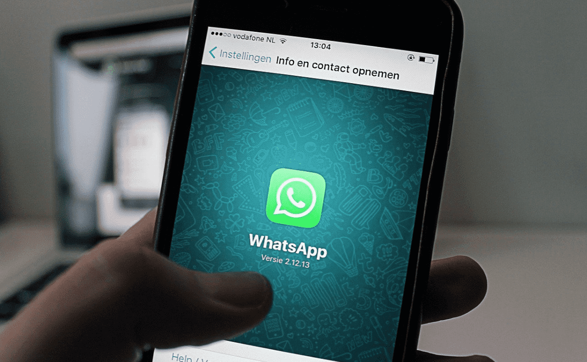 WhatsApp trick to plan your Christmas messages
