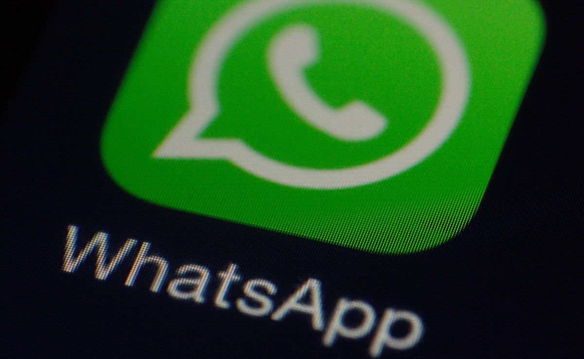 How do I know if a contact is sending you through WhatsApp or using other apps?