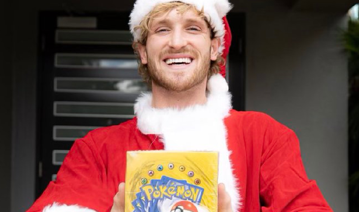 Logan Paul shows Pokemon cards;  Paid $ 3.5 million and they are fake