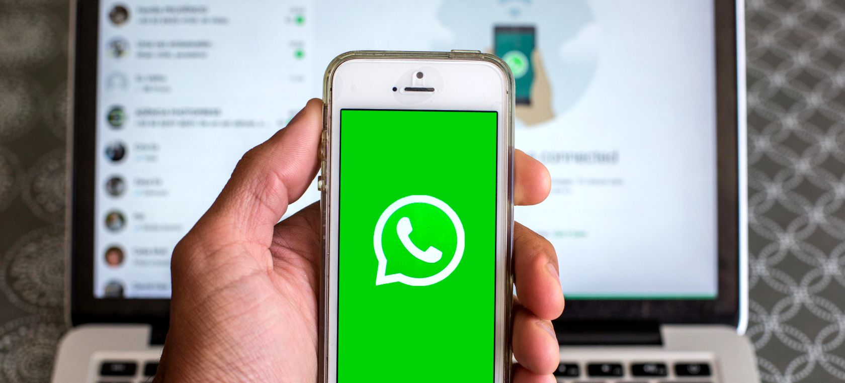 WhatsApp lets you hide your “online” presence