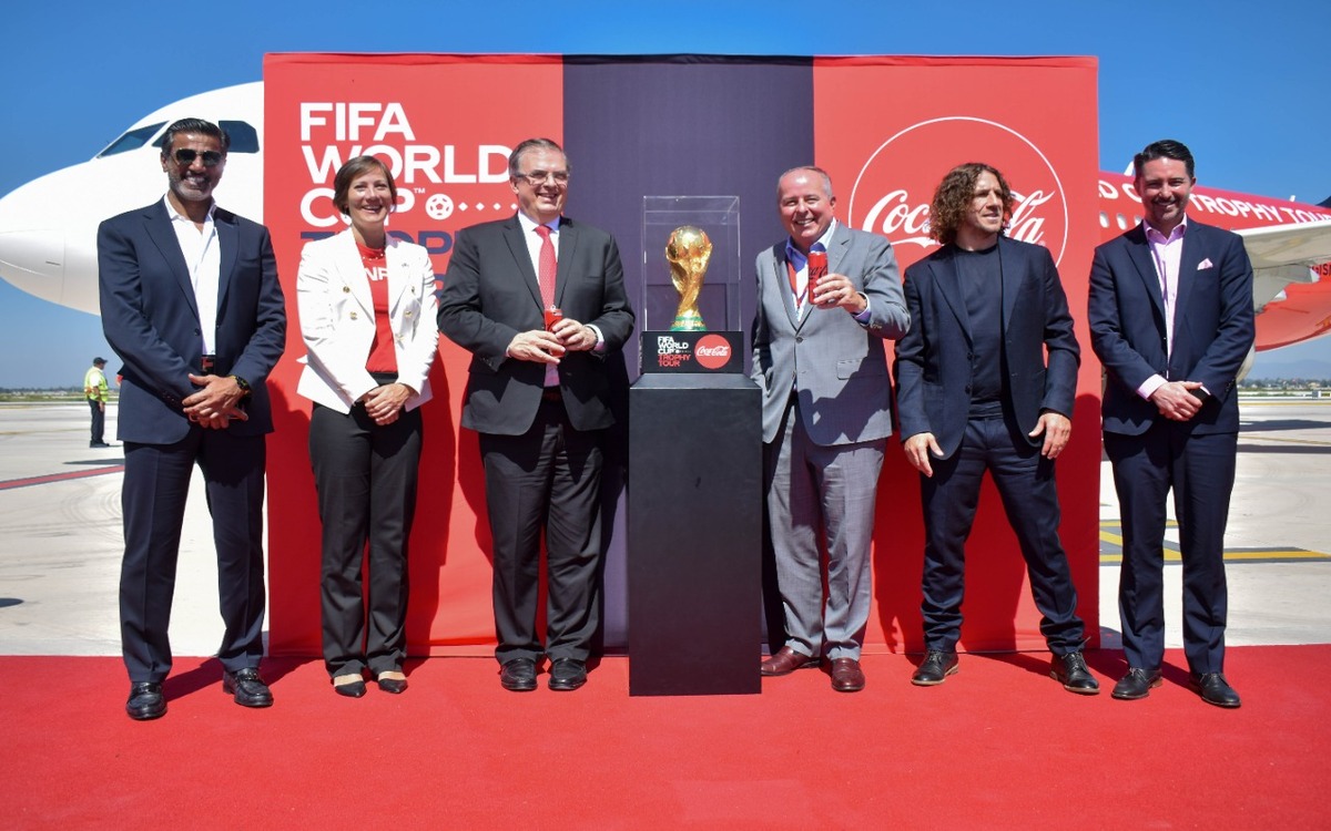 The World Cup arrived in Mexico and was welcomed at an event at AIFAMEdiotiempo