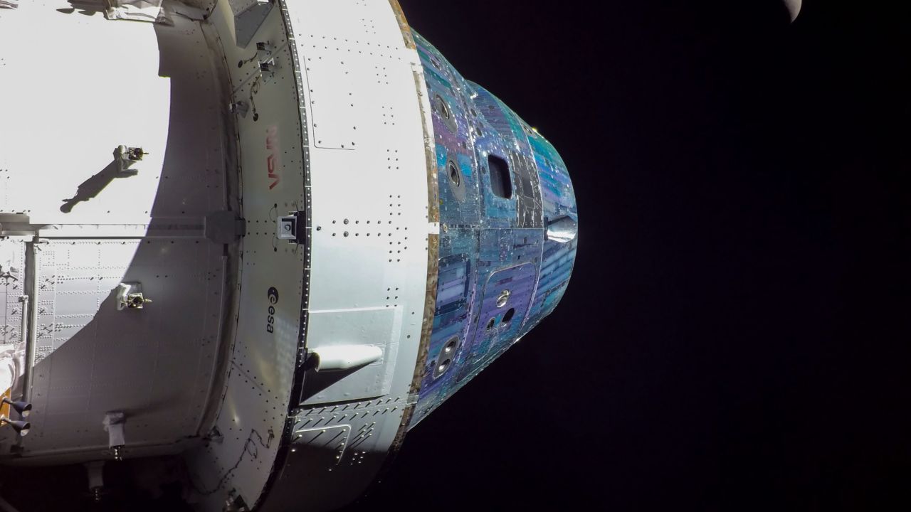 NASA’s Orion spacecraft takes a selfie close to the moon