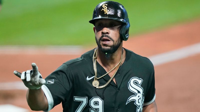 The Houston Astros sign Jose Abreu to a 3-year contract
