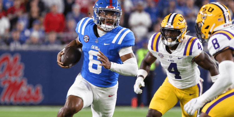 Trinidad Chambliss, Jayden Woods Earn Maxwell Football Club Weekly Honors Trinidad Chambliss, Jayden Woods Earn Maxwell Football Club Weekly Honors